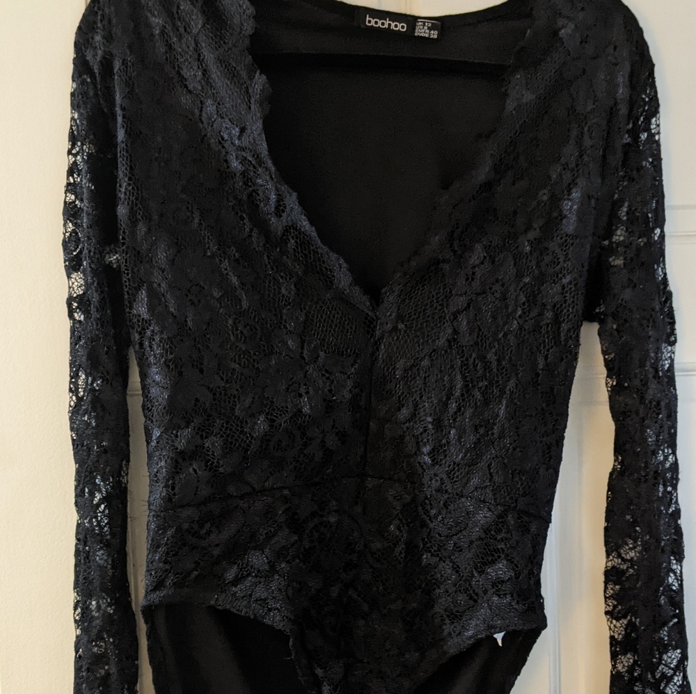 boohoo black lace bodysuit - Picture 2 of 3